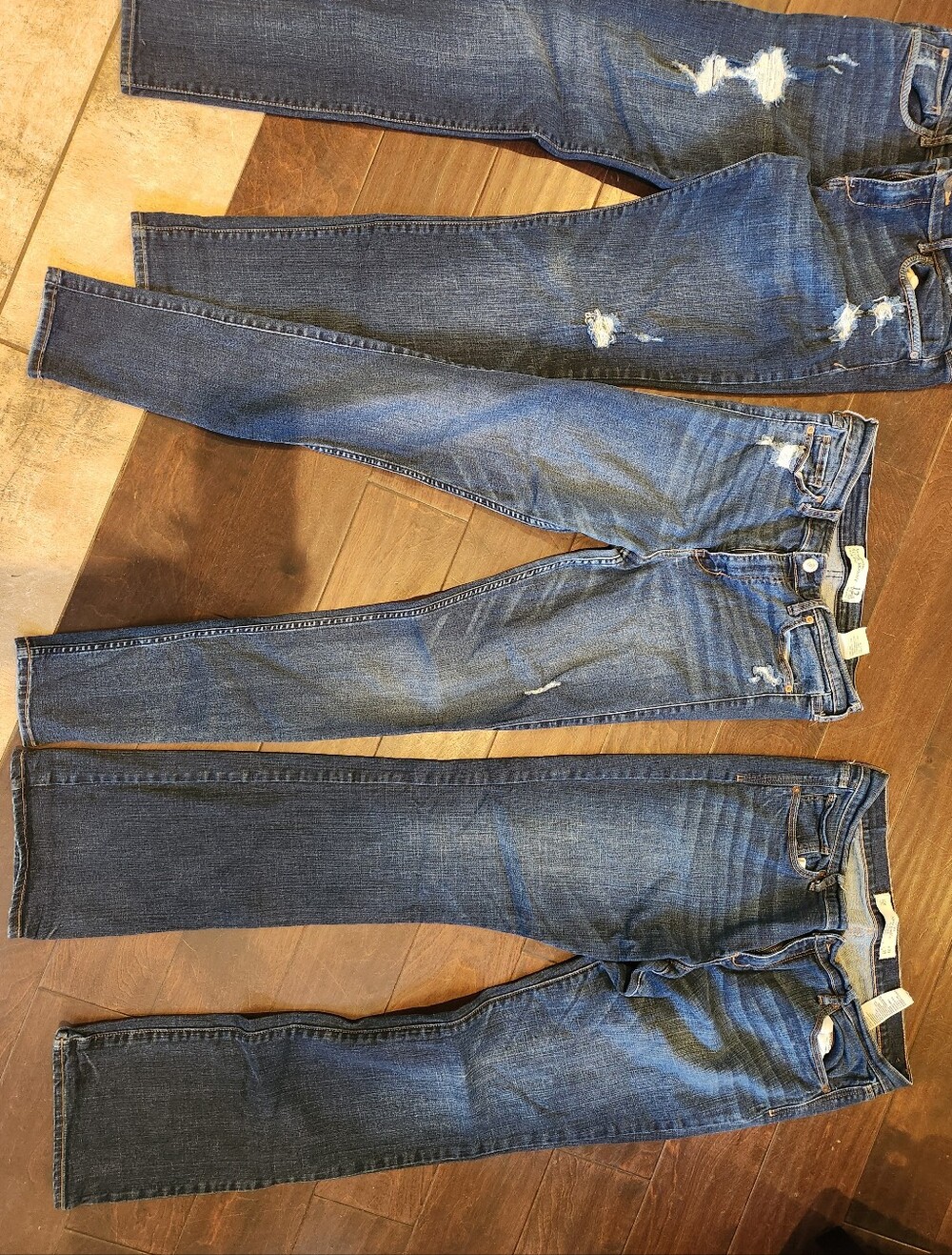 Abercrombie & Fitch Women’s Blue Jeans (4 Pair) - Picture 3 of 3